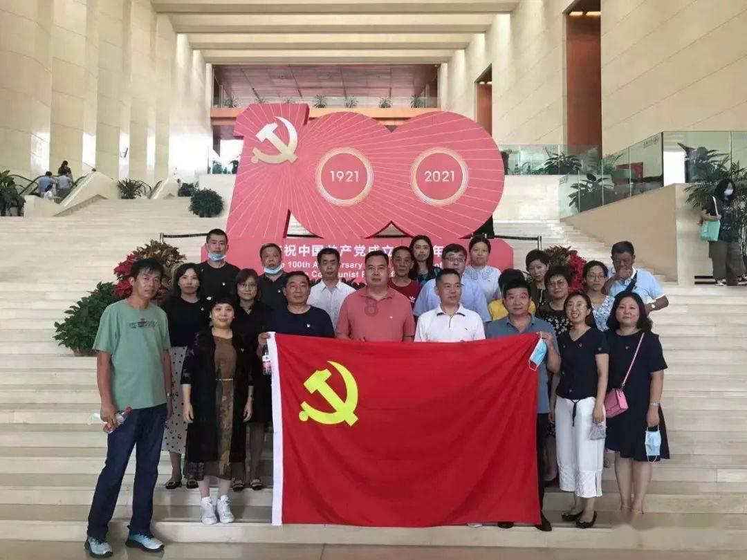 县人大常委会党组召开学习贯彻习近平新时代中国特色社会主义思想主题教育专题民主生活会